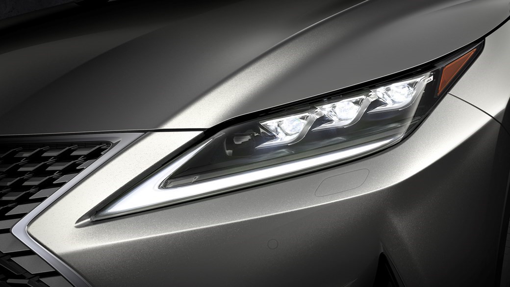 Công nghệ đèn pha thích ứng Bladescan của Lexus