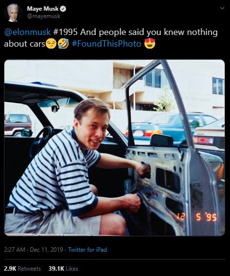Dân mạng chê không biết gì về ô tô, mẹ Elon Musk đăng ảnh ông đang sửa cửa kính ô tô từ tận 24 năm trước