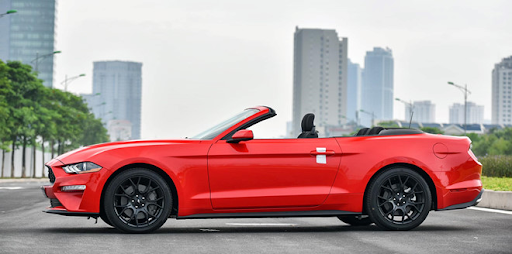 Ford Mustang Convertible 2019 với mức giá 2.999 tỷ đồng có đủ hấp dẫ