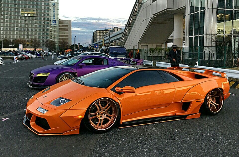 Lamborghini được them phong cách Wide Body kit