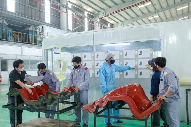 Chuyên gia Nhật đào tạo chuyển giao công nghệ sản xuất khung ghế composite