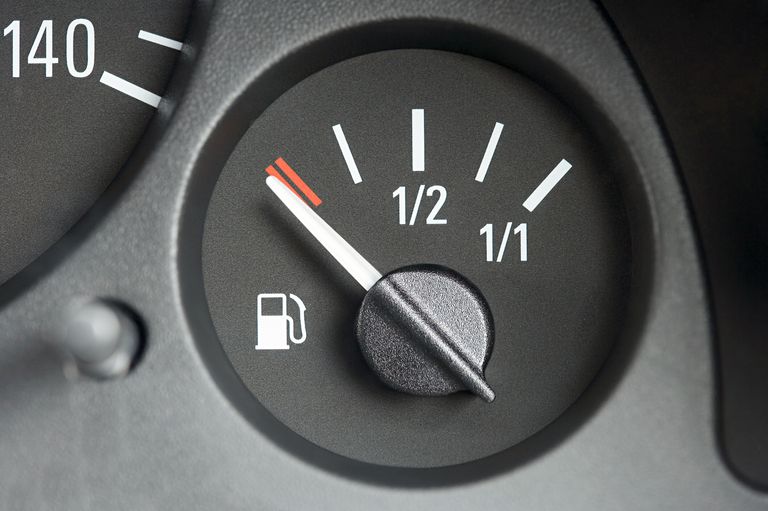 Cấu tạo, nguyên lý và cách kiểm tra đồng hồ báo nhiên liệu trên ô tô