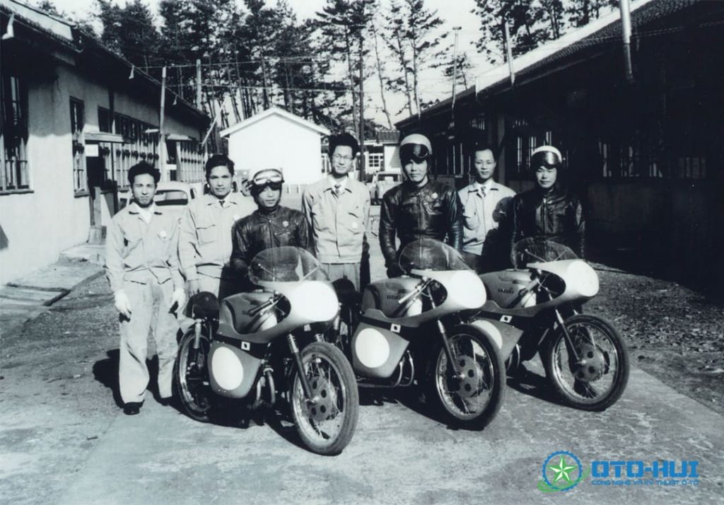 Đội đua Suzuki tham gia giải đua TT Race lần đầu