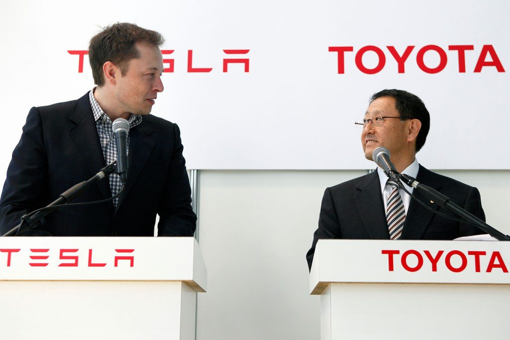 Toyota và Tesla có thể cùng hợp tác phát triển khung gầm SUV cho xe điện, dù xảy ra xích mích?