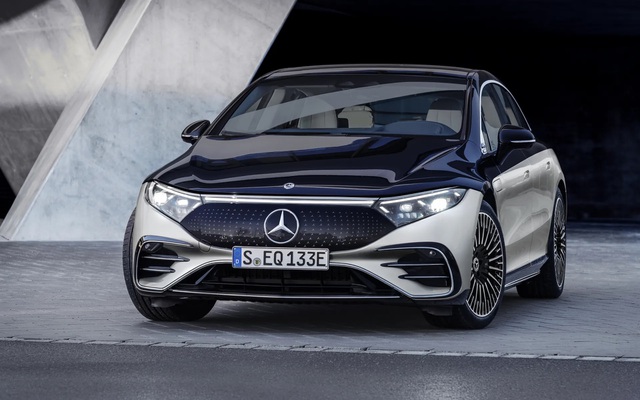 Xe điện Mercedes-Benz EQS ra mắt ấn tượng, nhiều công nghệ “xịn” của tương lai