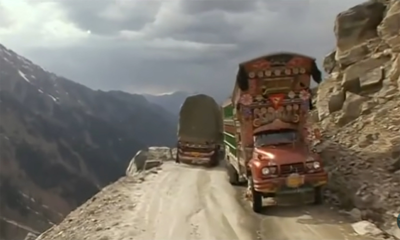 Đường 'hầm tử thần' ở đèo Lowari, Afghanistan - Đá rơi như cơm bữa