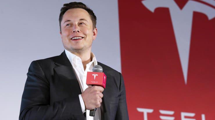 Elon Musk: "Thiếu hụt chip ô tô toàn cầu sẽ chấm dứt vào năm 2022"
