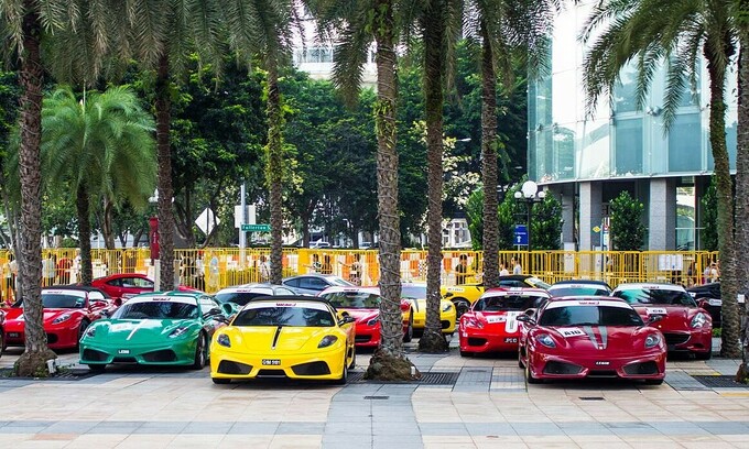 Những chiếc siêu xe xuất hiện tại Singapore. Ảnh: Gtspirit