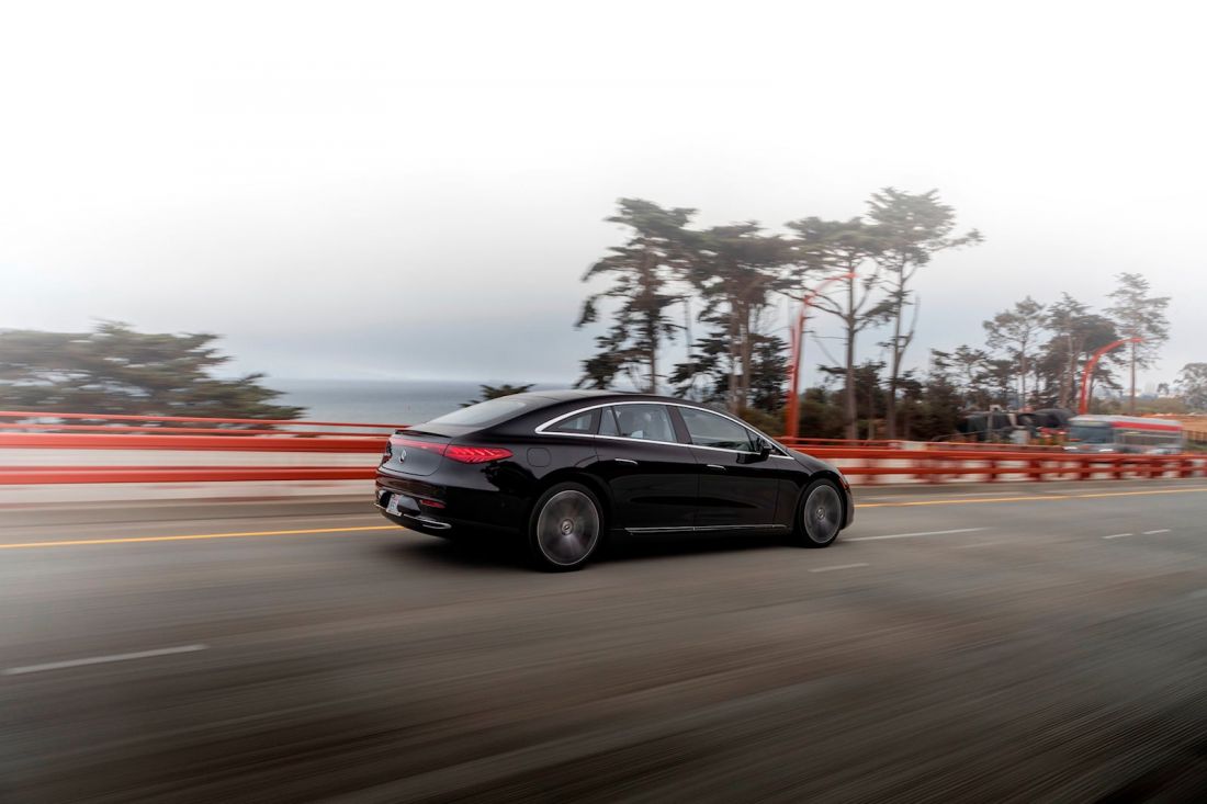 Công nghệ Daimler mới: Hỏng phanh, xe tự xì lốp để giảm tốc độ