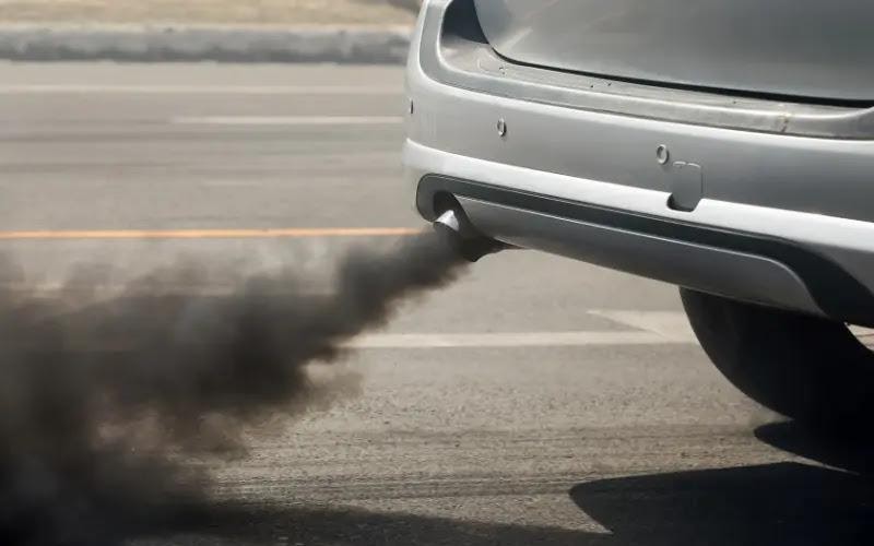 Động cơ xăng và động cơ diesel (động cơ RCCI) thải ra lượng khí thải thấp hơn so với động cơ diesel thông thường.
