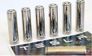 Hình 10. Hình dạng các pin Lithium đơn trên Tesla Model S 