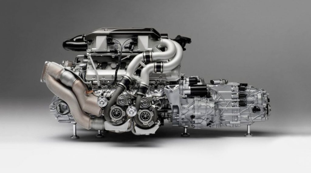  Động cơ W-16 tăng áp kép 8.0 lít cung cấp 1577 mã lực cho Bugatti Chiron Super Sport 300+.