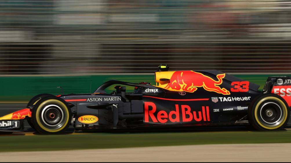 Xe đua Aston Martin của đội đua RedBull F1.