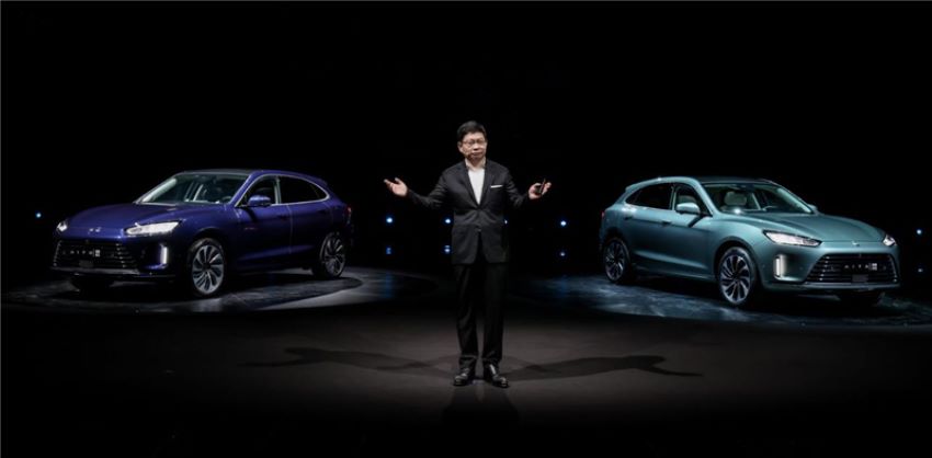 Huawei đã ra mắt chiếc ô tô thông minh mới nhất Aito M5 với sự hợp tác của thương hiệu xe hơi Trung Quốc Seres.