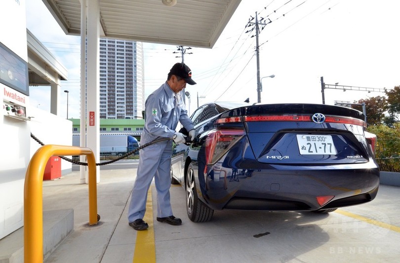 Chính phủ Nhật Bản trợ giá xăng dầu, bình ổn thị trường trong nước lần đầu tiên sau 13 năm.