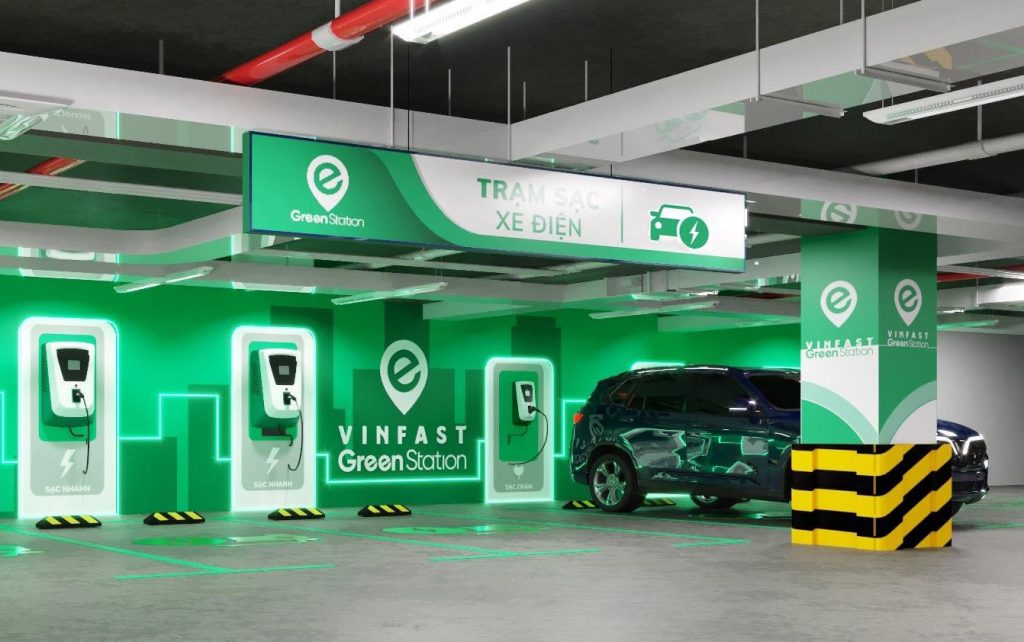 Trạm sạc xe điện của VinFast có thể lắp đặt ở các trung tâm thương mại, chung cư,...