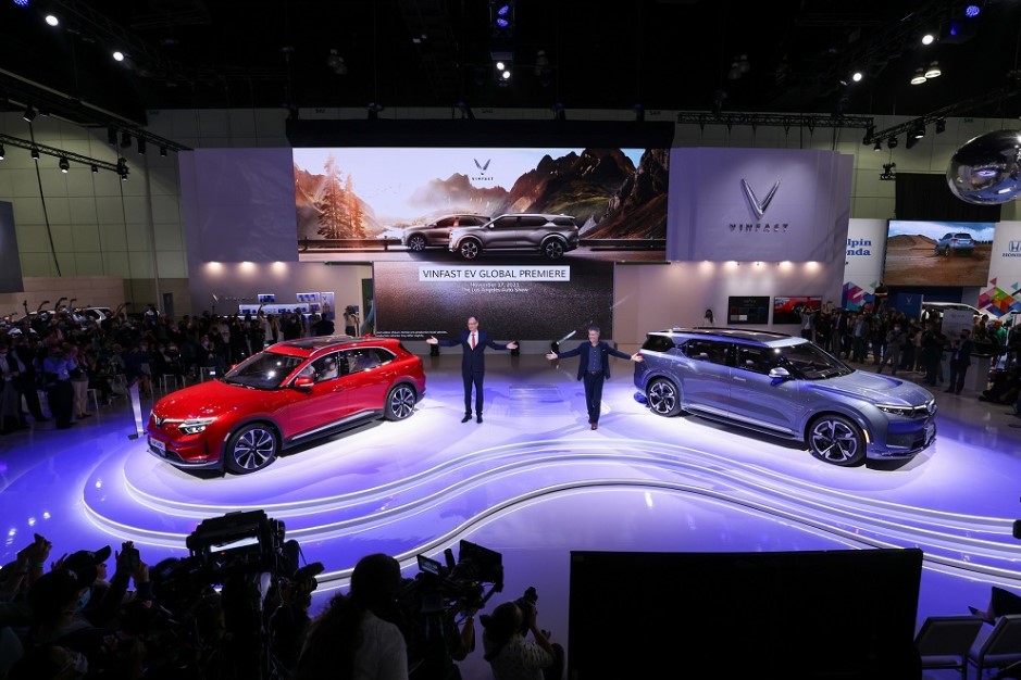 VinFast công bố 2 mẫu xe điện mới VF e35 và VF e36 tại triển lãm Los Angeles Autoshow 2021.