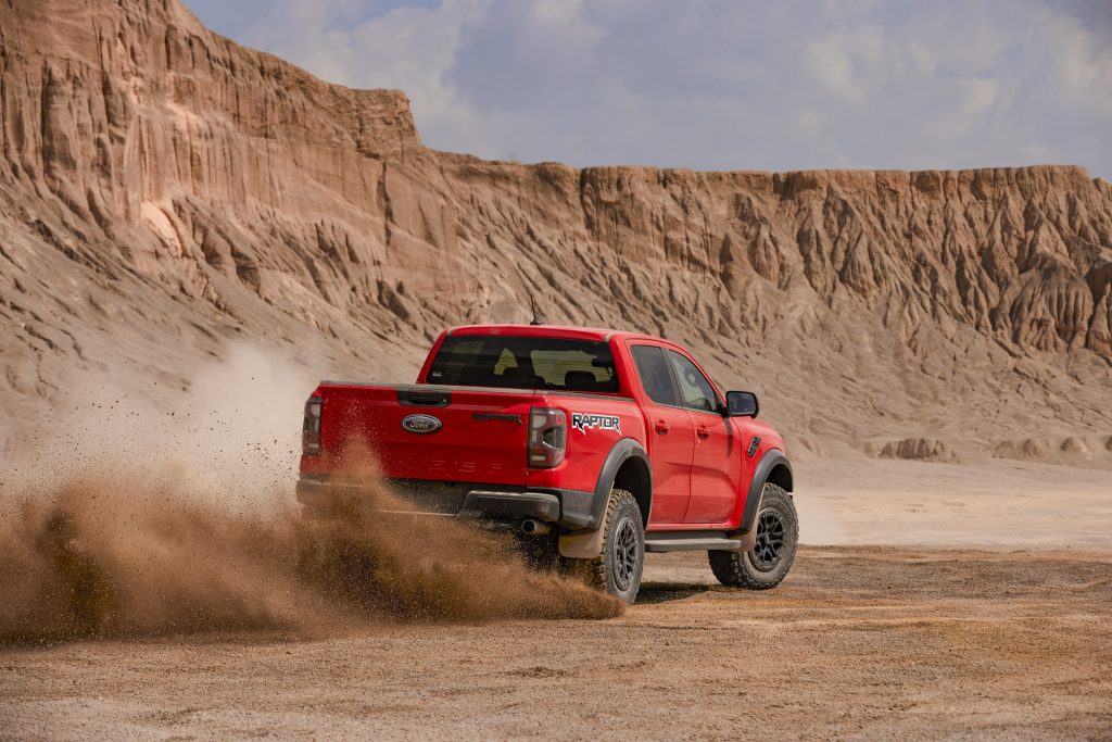 Ford Ranger Raptor 2022 dự kiến sẽ ''làm mưa làm gió'' trong phân khúc bán tải tại Việt Nam.