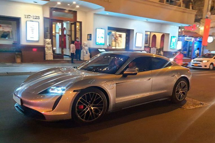 Porsche Taycan cũng đã xuất hiện khá nhièu trên đường phố Việt Nam