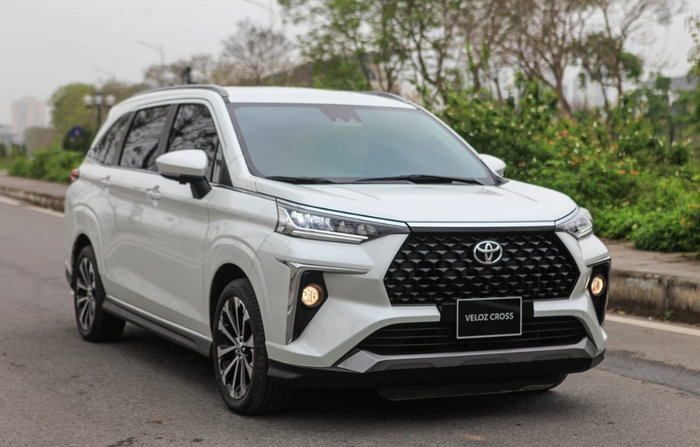 Toyota Veloz Cross tăng giá bán, người đặt cọc không hài lòng với hợp đồng.