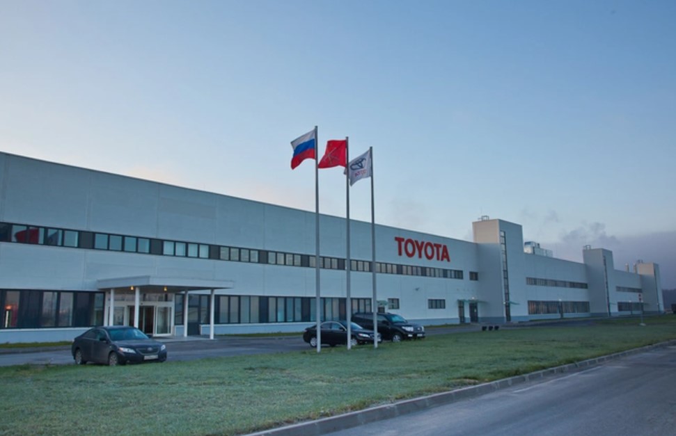 Toyota đóng cửa nhà máy tại Nga.