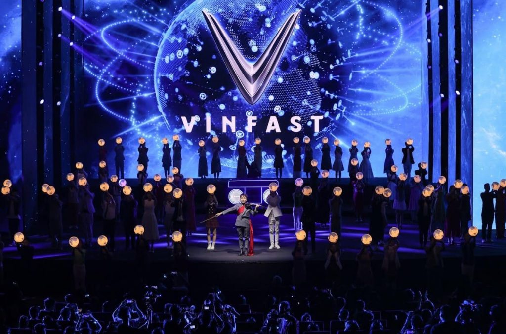 Màn ra mắt Cộng đồng VinFast toàn cầu đầy ấn tượng với sự tham gia của 100 diễn viên tượng trưng cho tất cả màu da, sắc tộc, quốc gia, ngành nghề.