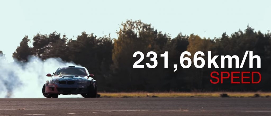 Người đàn ông không tay drift xe BMW với tốc độ hơn 230 km/h, lập kỷ lục Guinness thế giới