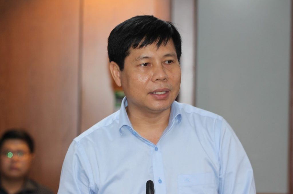 Phó Giám đốc Sở GTVT TPHCM Phan Công Bằng thông tin tại họp báo. Ảnh: Thành Nhân