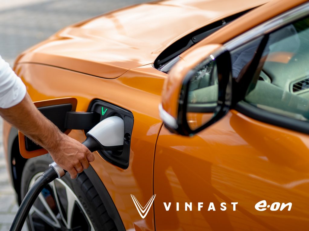 VINFAST hợp tác với E.ON Drive phát triển hạ tầng sạc tại các cửa hàng VINFAST  ở châu Âu