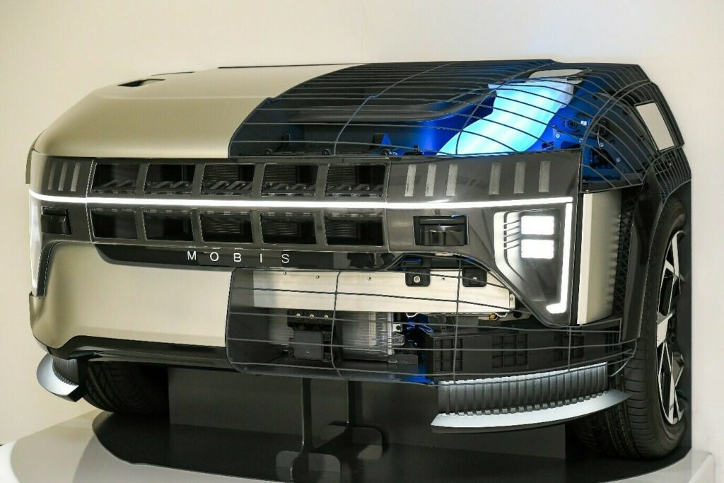  Integrated Front Face Module trên xe điện của Hyundai